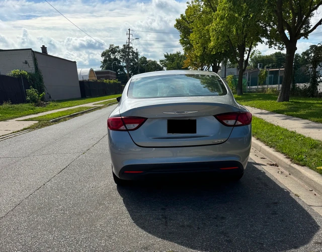 2016 Chrysler 200Series, grau, 44.500 km, Import Kanada — Foto 1