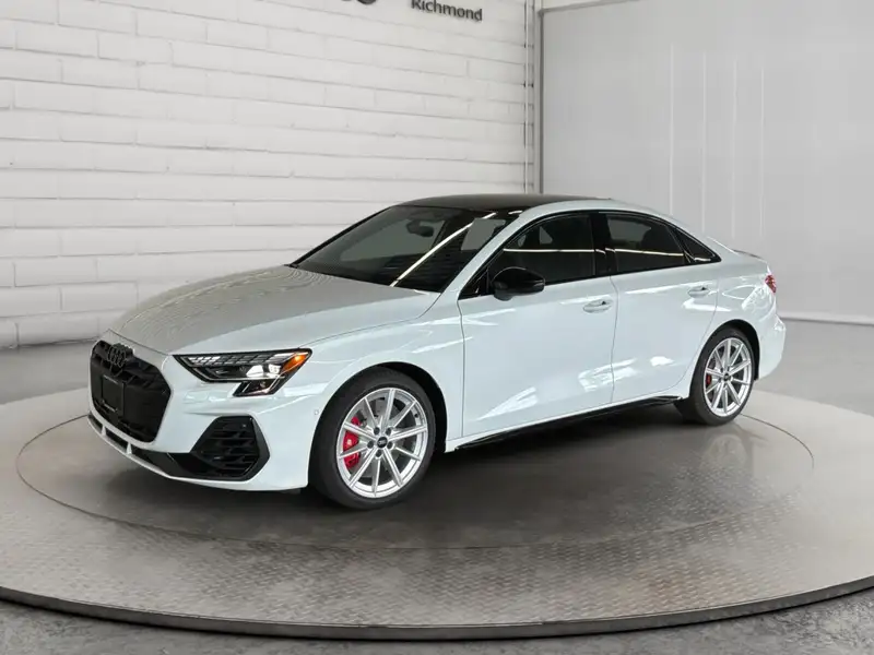 2026 Audi S3 Progressiv, weiß, 90 km, Import Kanada — Foto 1