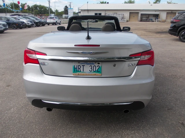 2011 Chrysler 200Series Touring, silber, 88.194 km, Import Kanada — Foto 5 z 5