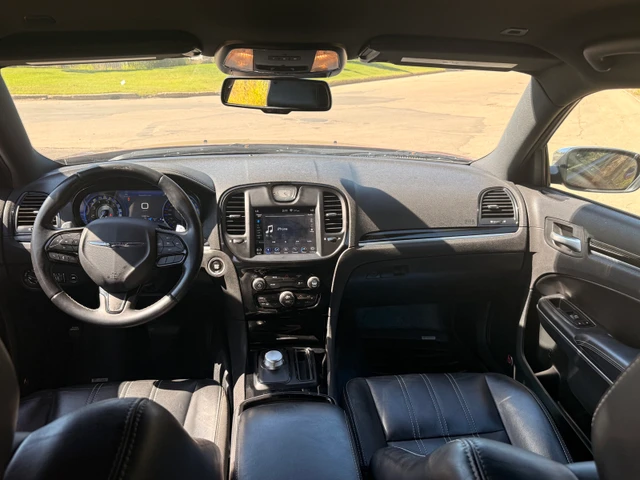 2018 Chrysler 300, 115.325 km, Import Kanada — Foto 3 z 5