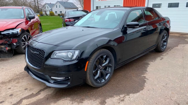 2022 Chrysler 300, 56.000 km, Import Kanada — Foto 1