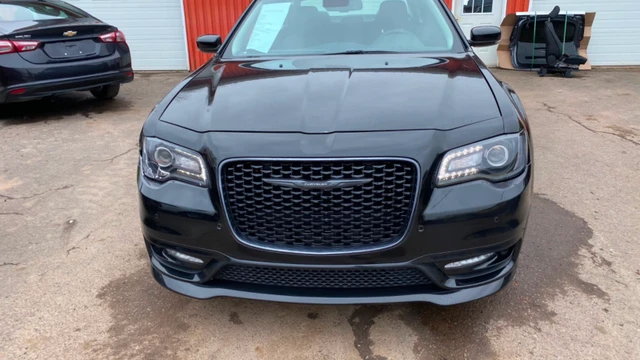 2022 Chrysler 300, 56.000 km, Import Kanada — Foto 2 z 5