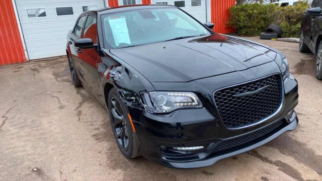 2022 Chrysler 300, 56.000 km, Import Kanada — Foto 3 z 5