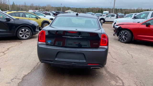 2022 Chrysler 300, 56.000 km, Import Kanada — Foto 5 z 5