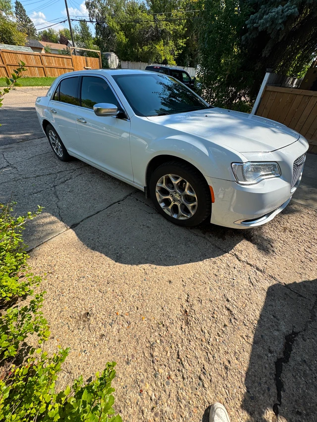 2016 Chrysler 300 Platinum, weiß, 155.000 km, Import Kanada — Foto 1