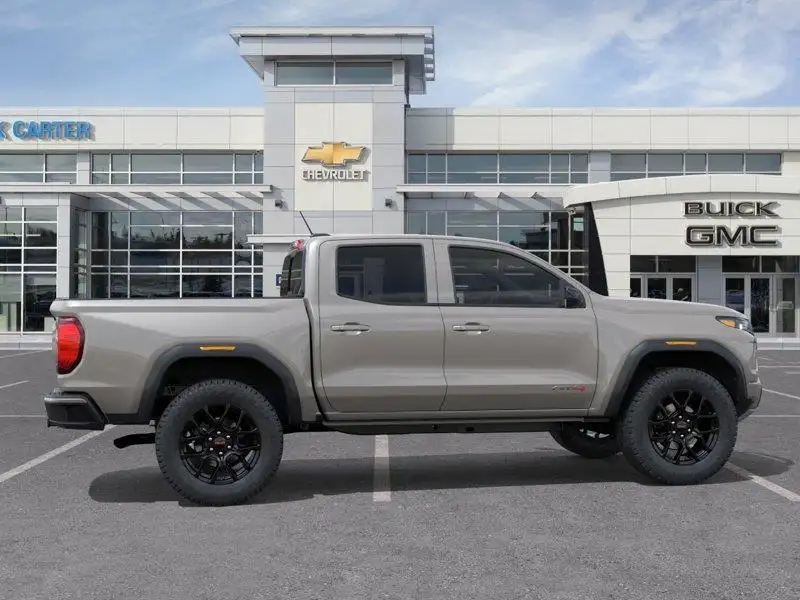 2026 GMC Canyon AT4, 0 km, Import Kanada — Foto 5 z 12
