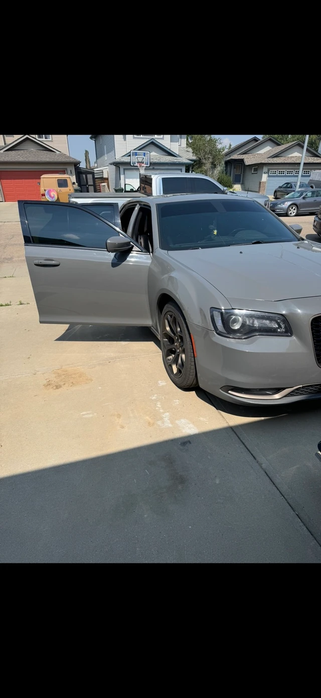 2019 Chrysler 300, 123.790 km, Import Kanada — Foto 2 z 5
