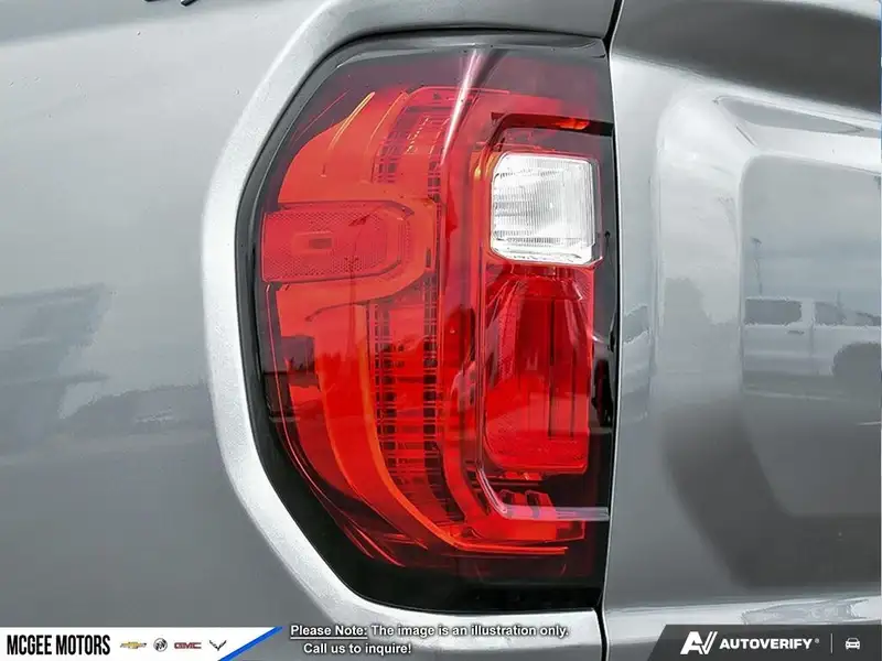2026 GMC Canyon Elevation, silber, 0 km, Import Kanada — Foto 10 z 12