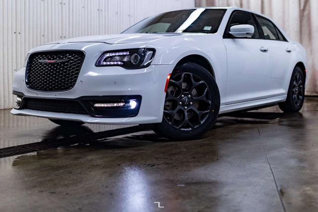 2022 Chrysler 300 300S AWD Leather Roof Nav BCam, weiß, 96.708 km, Import Kanada — Foto 5 z 20