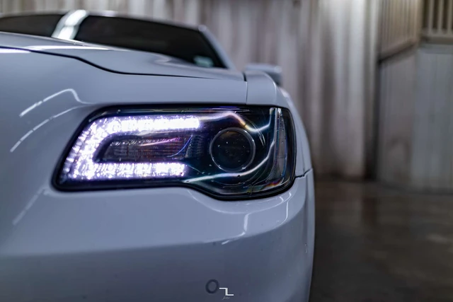2022 Chrysler 300 300S AWD Leather Roof Nav BCam, weiß, 96.708 km, Import Kanada — Foto 7 z 20