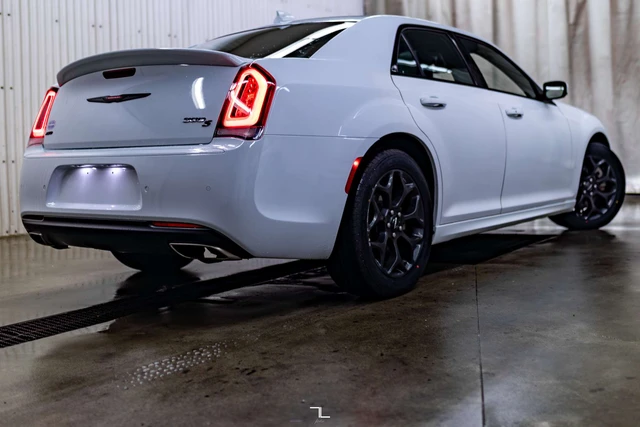 2022 Chrysler 300 300S AWD Leather Roof Nav BCam, weiß, 96.708 km, Import Kanada — Foto 8 z 20