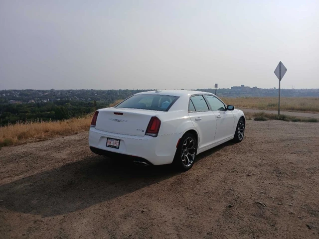 2018 Chrysler 300, weiß, 156.243 km, Import Kanada — Foto 2 z 5