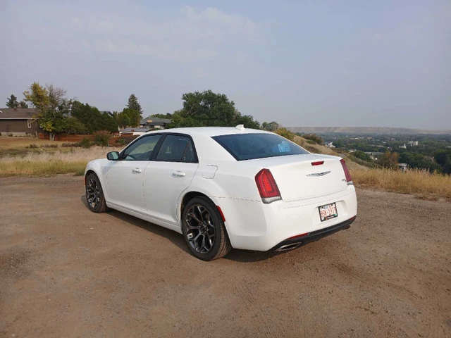 2018 Chrysler 300, weiß, 156.243 km, Import Kanada — Foto 3 z 5