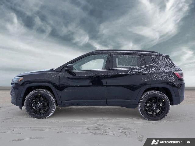 2026 Jeep Compass Altitude, schwarz, 11 km, Import Kanada — Foto 3 z 5