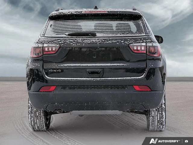 2026 Jeep Compass Altitude, schwarz, 11 km, Import Kanada — Foto 5 z 5