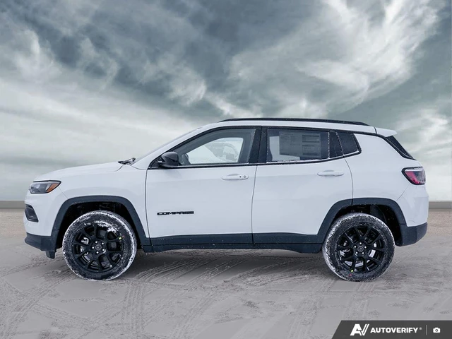 2026 Jeep Compass Altitude, weiß, 11 km, Import Kanada — Foto 3 z 5