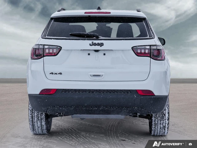 2026 Jeep Compass Altitude, weiß, 11 km, Import Kanada — Foto 5 z 5