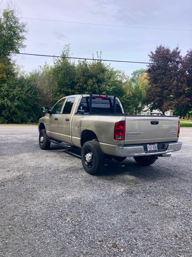 2003 Dodge Ram3500, tan, 268.200 km, Import Kanada — Foto 3 z 5