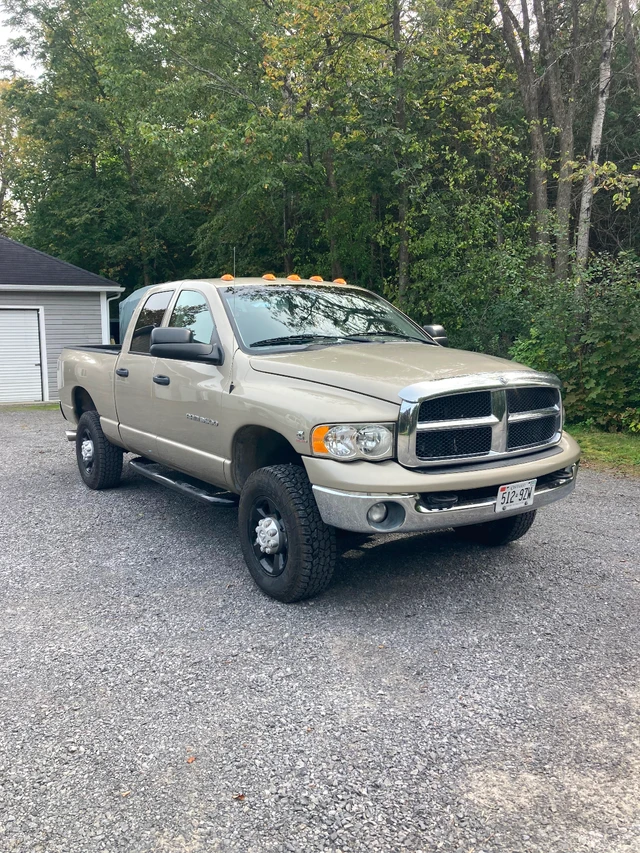 2003 Dodge Ram3500, tan, 268.200 km, Import Kanada — Foto 4 z 5