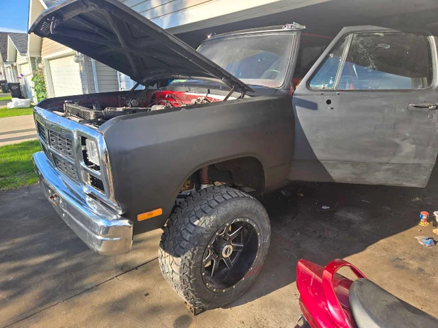 1990 Dodge Ram2500, schwarz, 300 km, Import Kanada — Foto 5 z 5