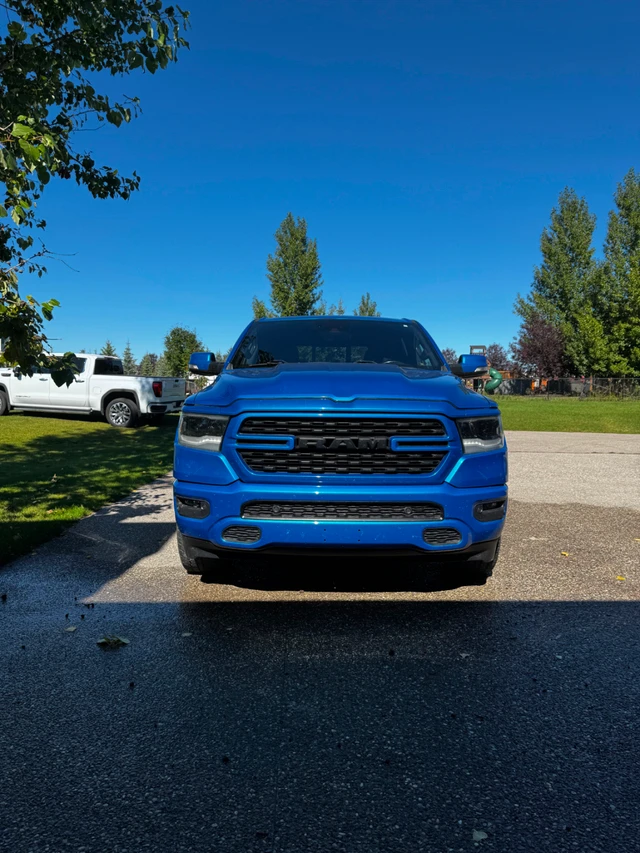 2022 Dodge Ram1500 SPORT, blau, 56.847 km, Import Kanada — Foto 1