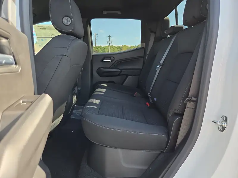2026 GMC Canyon Elevation, weiß, 0 km, Import Kanada — Foto 10 z 12