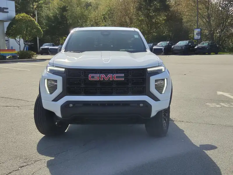 2026 GMC Canyon Elevation, weiß, 0 km, Import Kanada — Foto 4 z 12