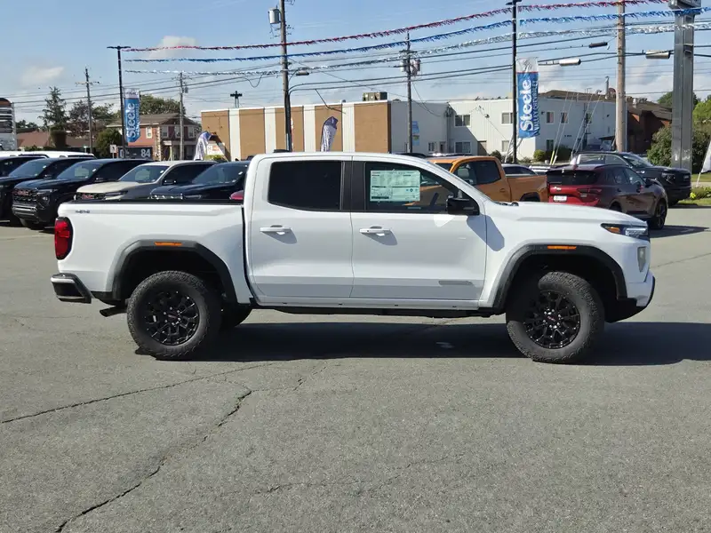 2026 GMC Canyon Elevation, weiß, 0 km, Import Kanada — Foto 6 z 12