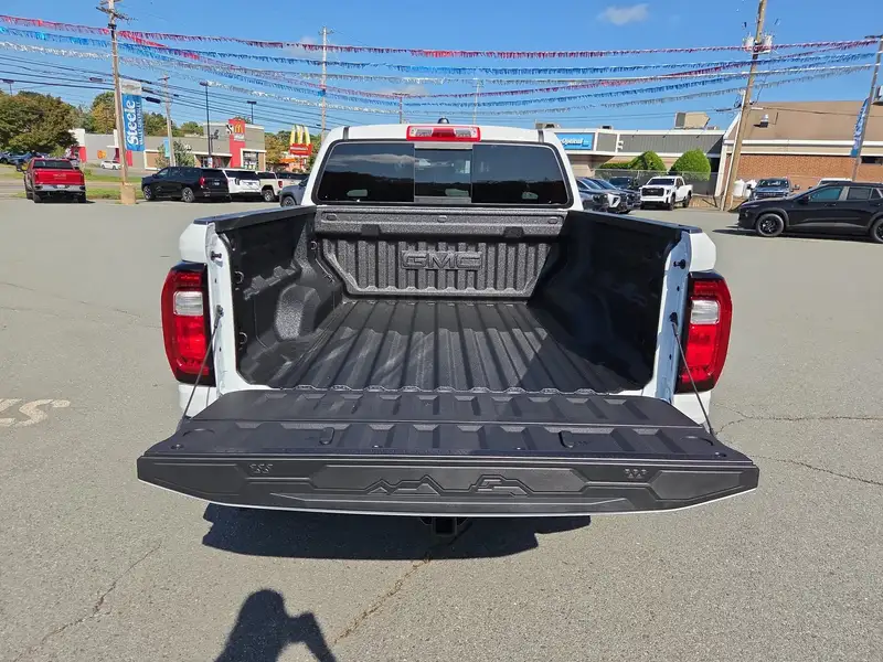 2026 GMC Canyon Elevation, weiß, 0 km, Import Kanada — Foto 7 z 12