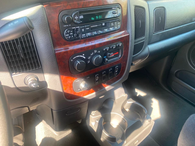 2003 Dodge Ram2500 Slt, schwarz, 13.600 km, Import Kanada — Foto 3 z 5
