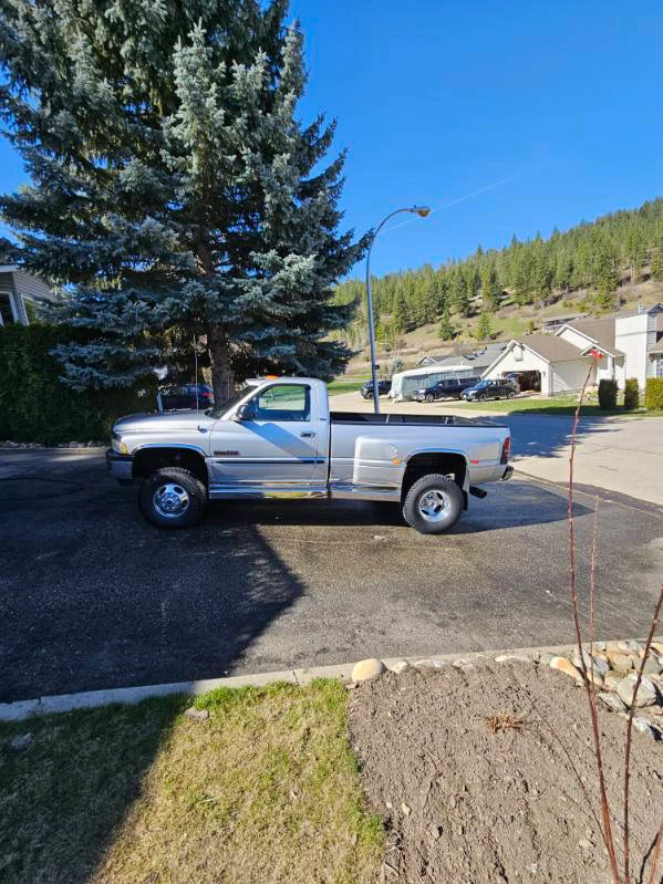 2002 Dodge Ram3500, 99.360 km, Import Kanada — Foto 4 z 5