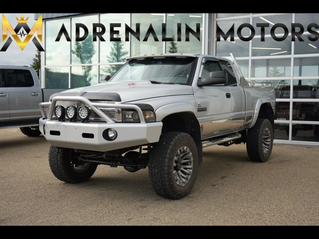 2001 Dodge Ram2500 Manual, silber, 280.000 km, Import Kanada — Foto 1