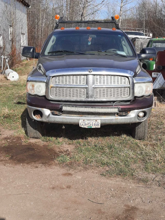 2004 Dodge Ram3500, 1.234 km, Import Kanada — Foto 1 z 5 2004 Dodge Ram3500, 1.234 km, Import Kanada — Foto 1 z 5