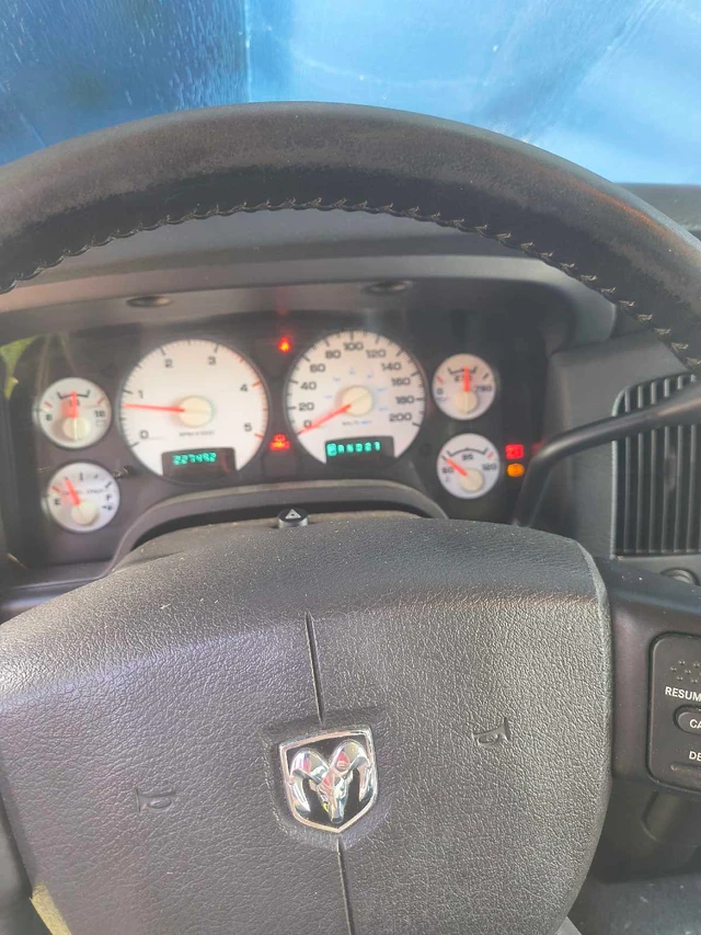2005 Dodge Ram2500, 270.000 km, Import Kanada — Foto 4 z 5