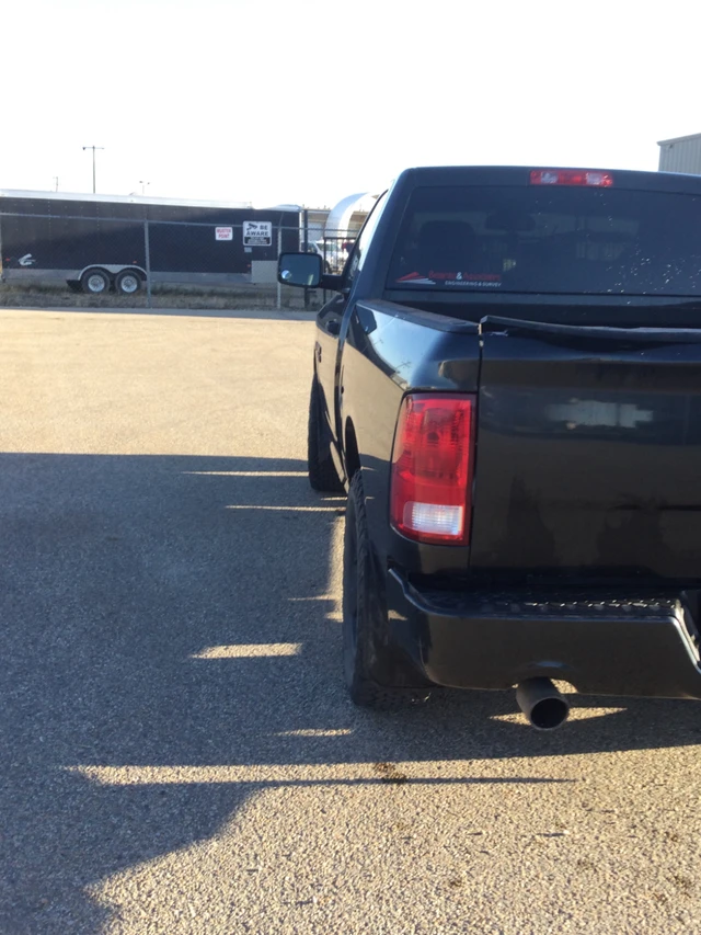 2016 Dodge Ram1500, schwarz, 231.960 km, Import Kanada — Foto 3 z 5