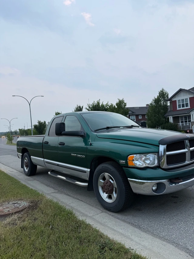 2003 Dodge Ram2500 SLT, grün, 171.500 km, Import Kanada — Foto 1