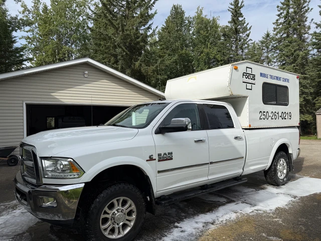 2015 Dodge Ram3500 Laramie, 175.137 km, Import Kanada — Foto 1