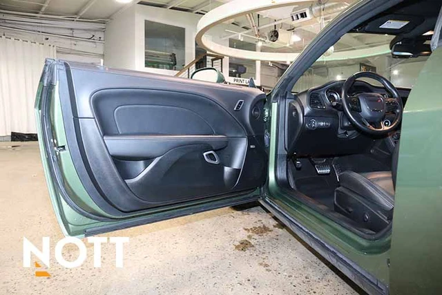 2023 Dodge Challenger SXT, 13.131 km, Import Kanada — Foto 11 z 20