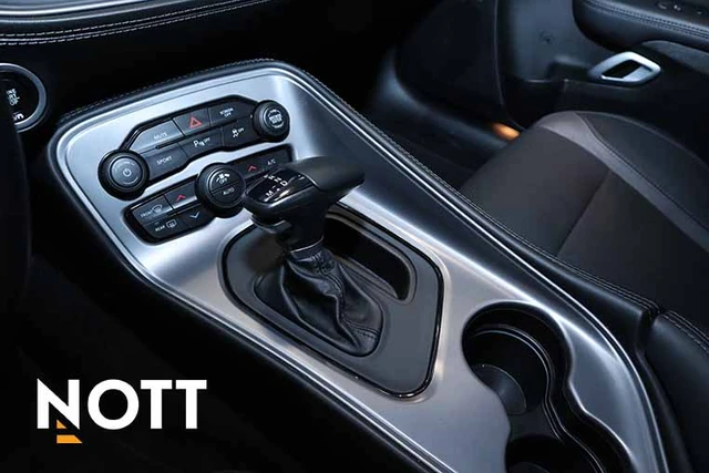 2023 Dodge Challenger SXT, 13.131 km, Import Kanada — Foto 14 z 20