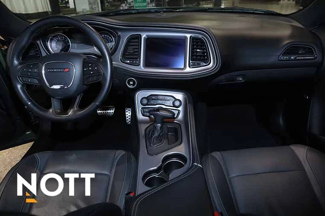 2023 Dodge Challenger SXT, 13.131 km, Import Kanada — Foto 15 z 20