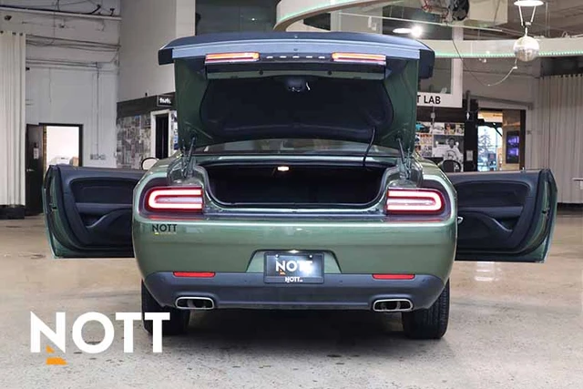 2023 Dodge Challenger SXT, 13.131 km, Import Kanada — Foto 4 z 20
