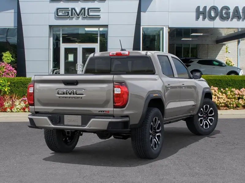 2026 GMC Canyon AT4, Coastal Dune, 0 km, Import Kanada — Foto 4 z 12