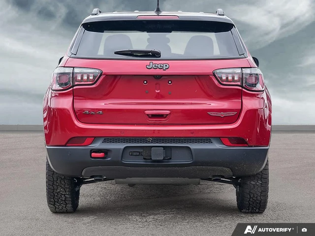 2026 Jeep Compass Trailhawk, rot, 16 km, Import Kanada — Foto 5 z 5
