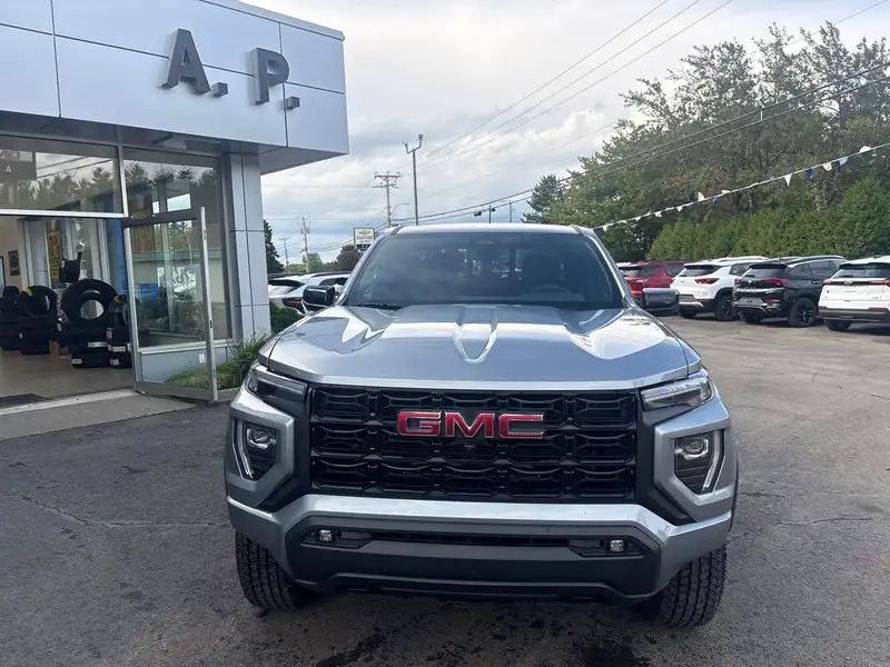 2026 GMC Canyon ELEVATION, Sterling Metallic, 0 km, Import Kanada — Foto 3 z 12