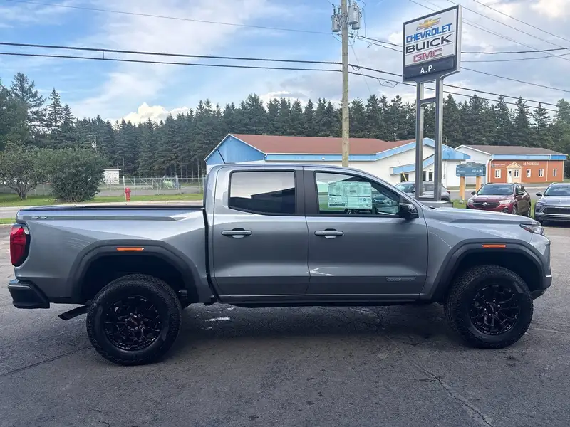 2026 GMC Canyon ELEVATION, Sterling Metallic, 0 km, Import Kanada — Foto 4 z 12