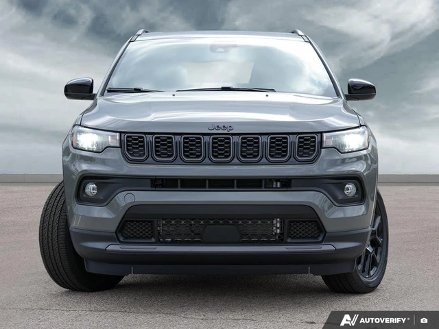 2026 Jeep Compass Altitude, grau, 11 km, Import Kanada — Foto 2 z 5