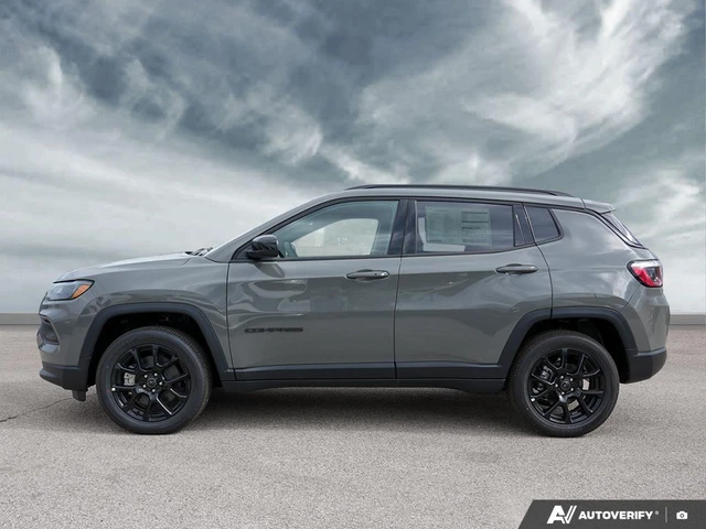 2026 Jeep Compass Altitude, grau, 11 km, Import Kanada — Foto 3 z 5