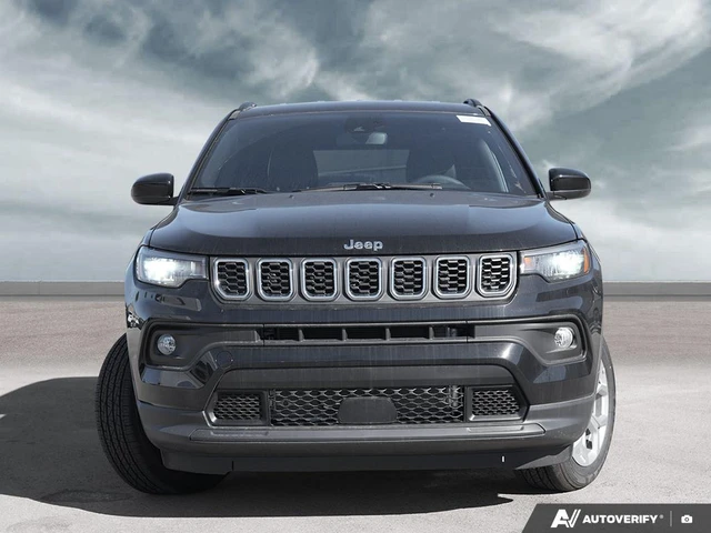 2026 Jeep Compass North, schwarz, 10 km, Import Kanada — Foto 2 z 5