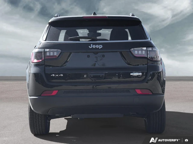 2026 Jeep Compass North, schwarz, 10 km, Import Kanada — Foto 5 z 5
