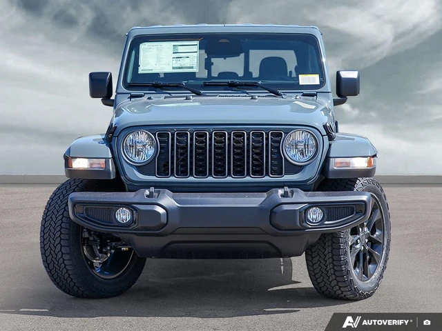 2026 Jeep Gladiator Nighthawk, blau, 11 km, Import Kanada — Foto 2 z 5